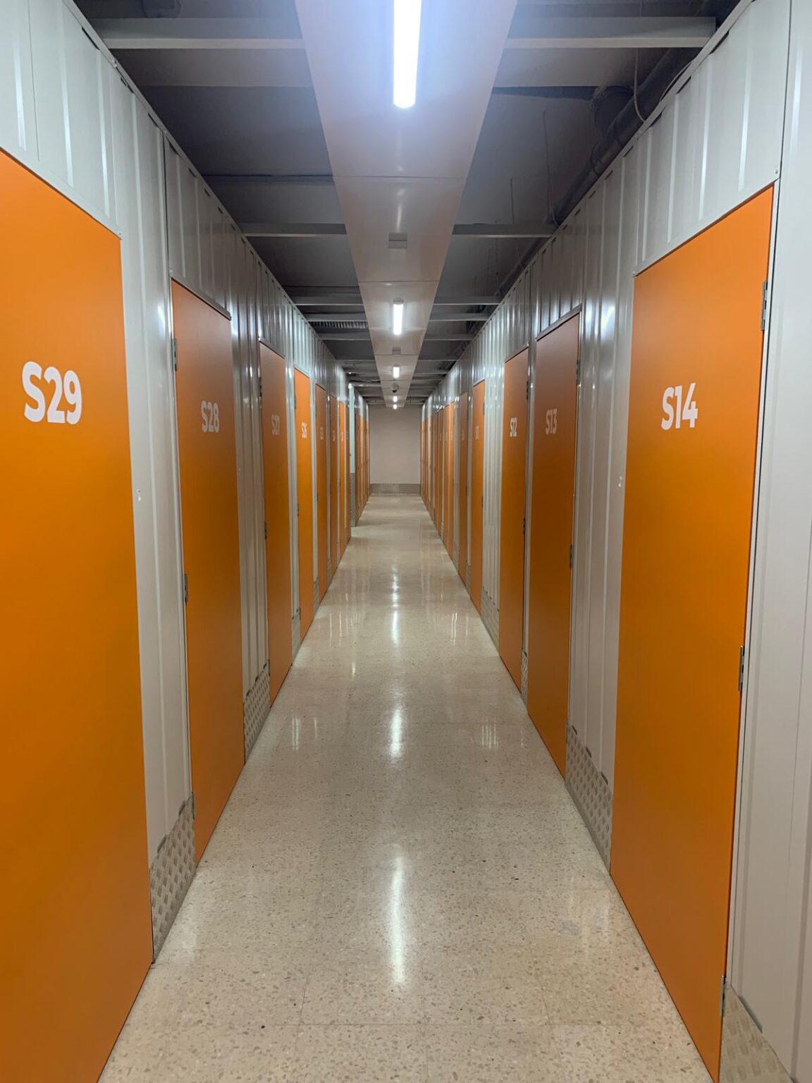 Trasteros G Granada – entrada a instalaciones