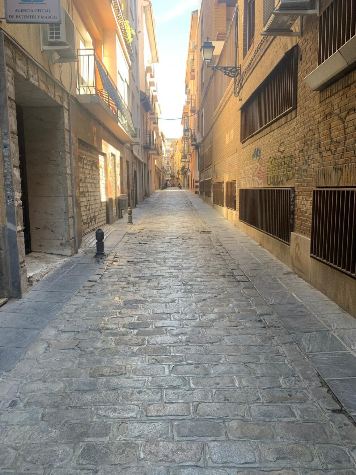 Calle donde se encuentran las instalaciones de Trasteros G en Granada